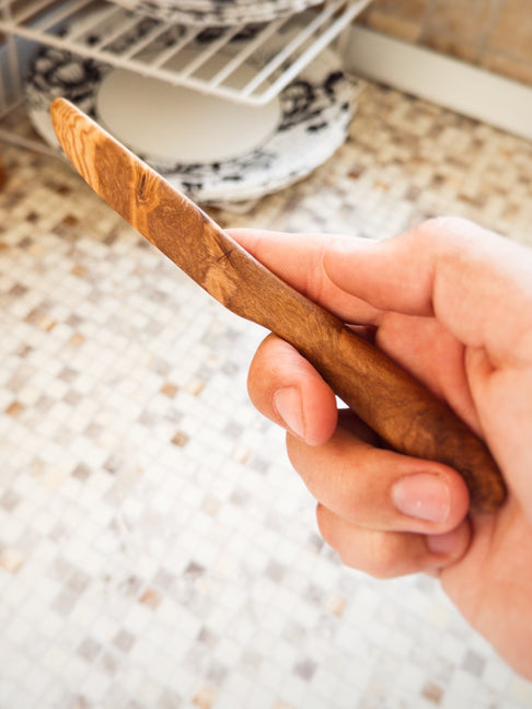 Cuțit din lemn de măslin