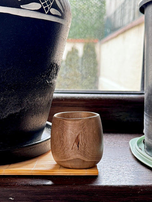 Cană din nuc pentru cafea și ceai