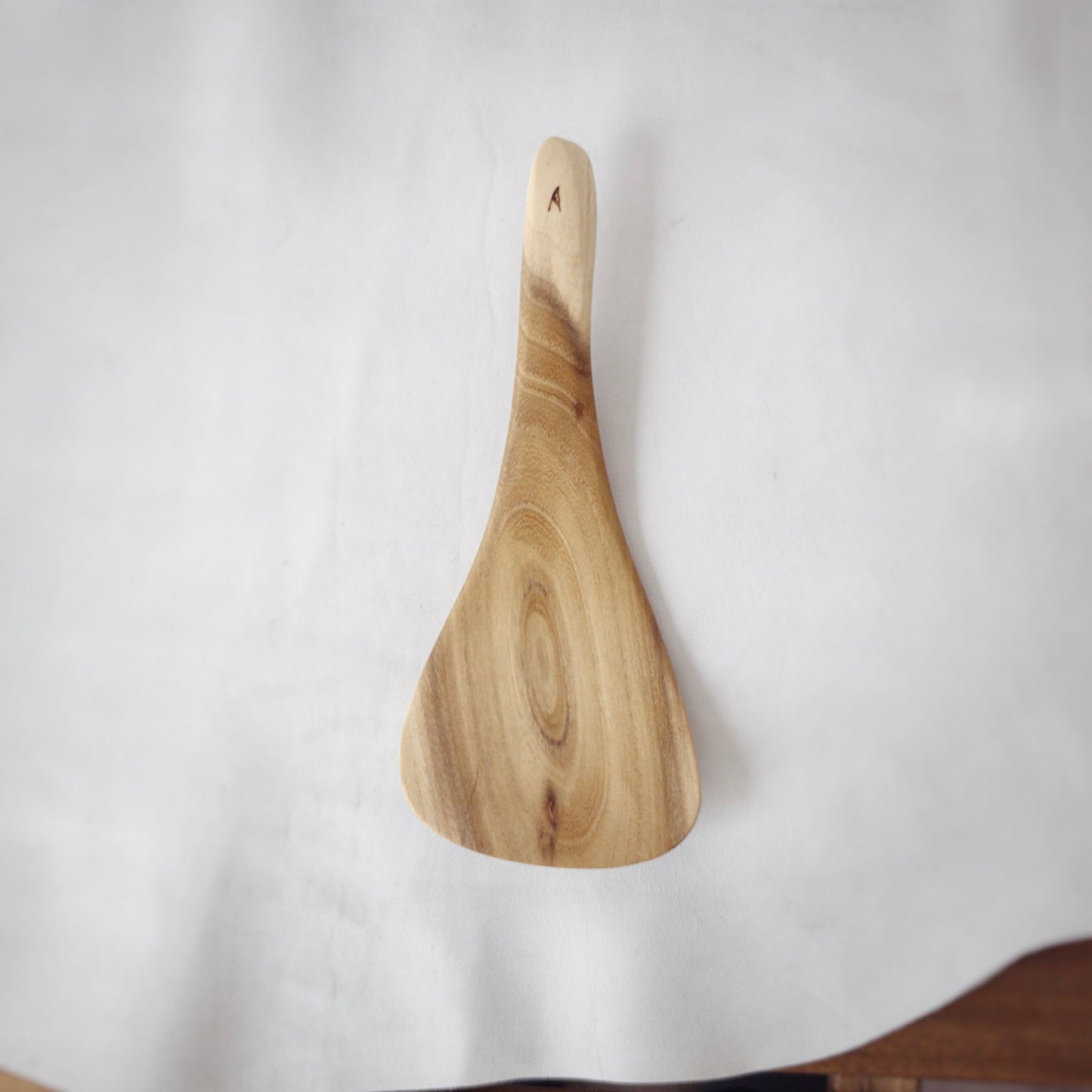 Spatulă din salcâm